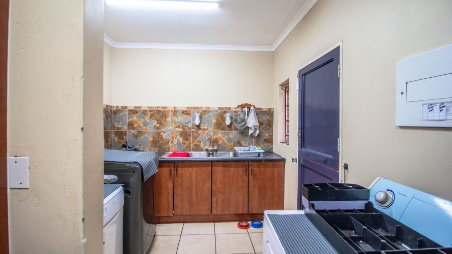 4 Bedroom Property for Sale in Olifantsnek North West